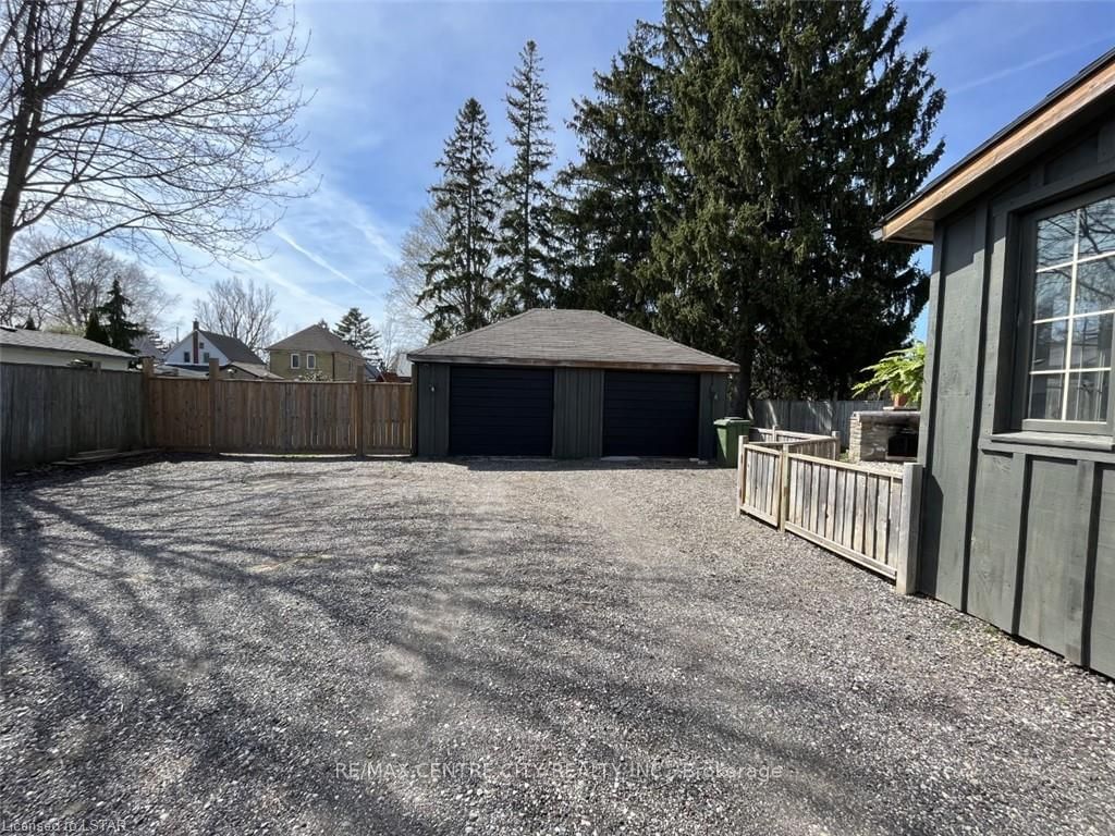 Listing Image 5