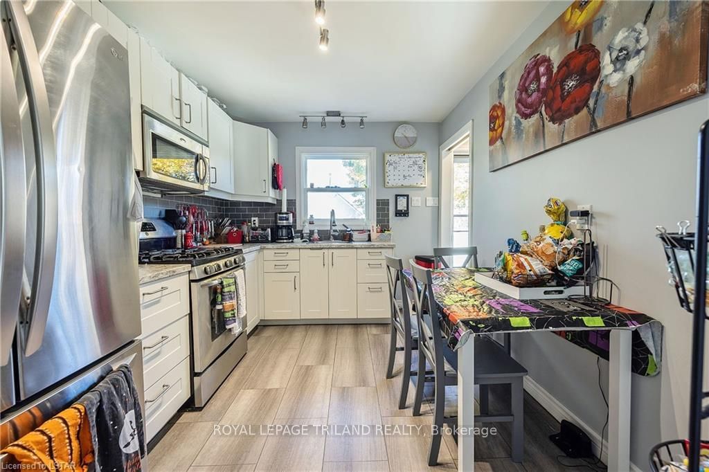 Listing Image 7
