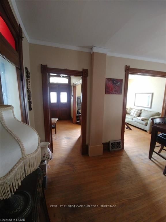 Listing Image 7