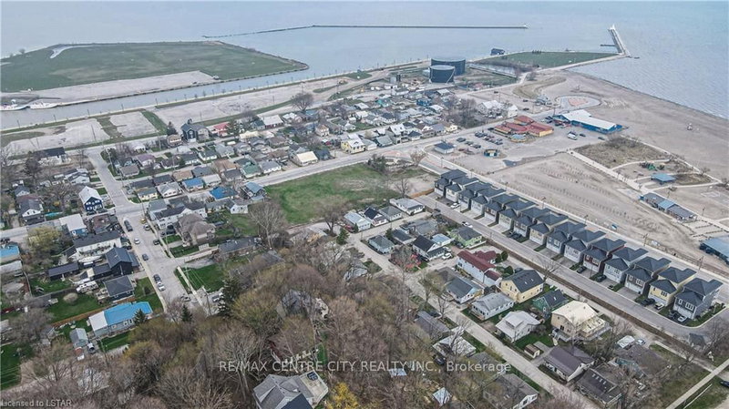 348 Erie St, Central Elgin, N5L 1E3 | Image 2