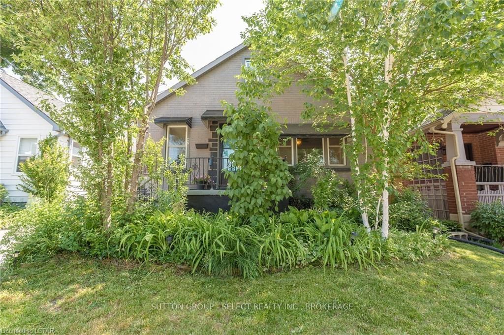 Listing Image 4