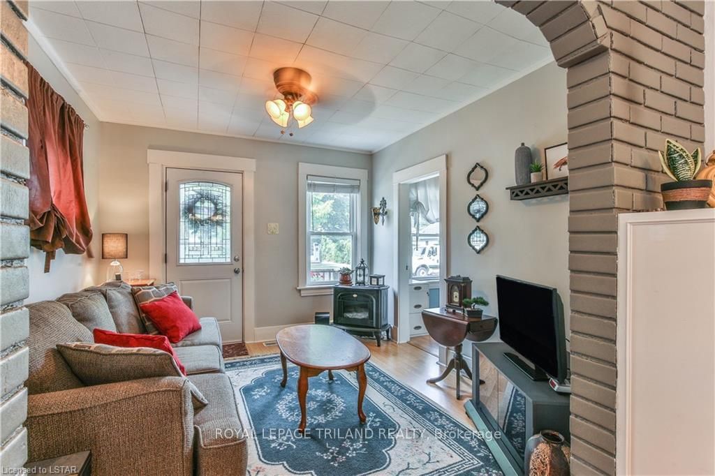 Listing Image 7