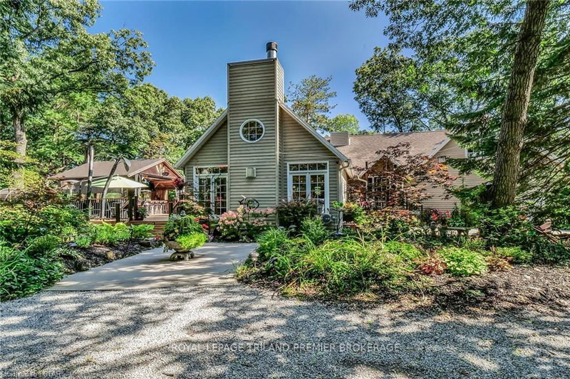 9941 Nipigon St, Lambton Shores, N0M 2L0 | Image 3