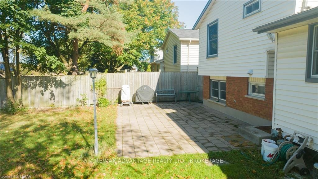 Listing Image 7