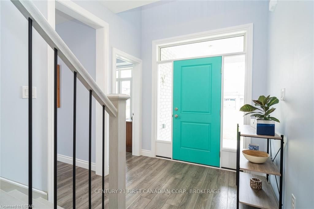 Listing Image 3