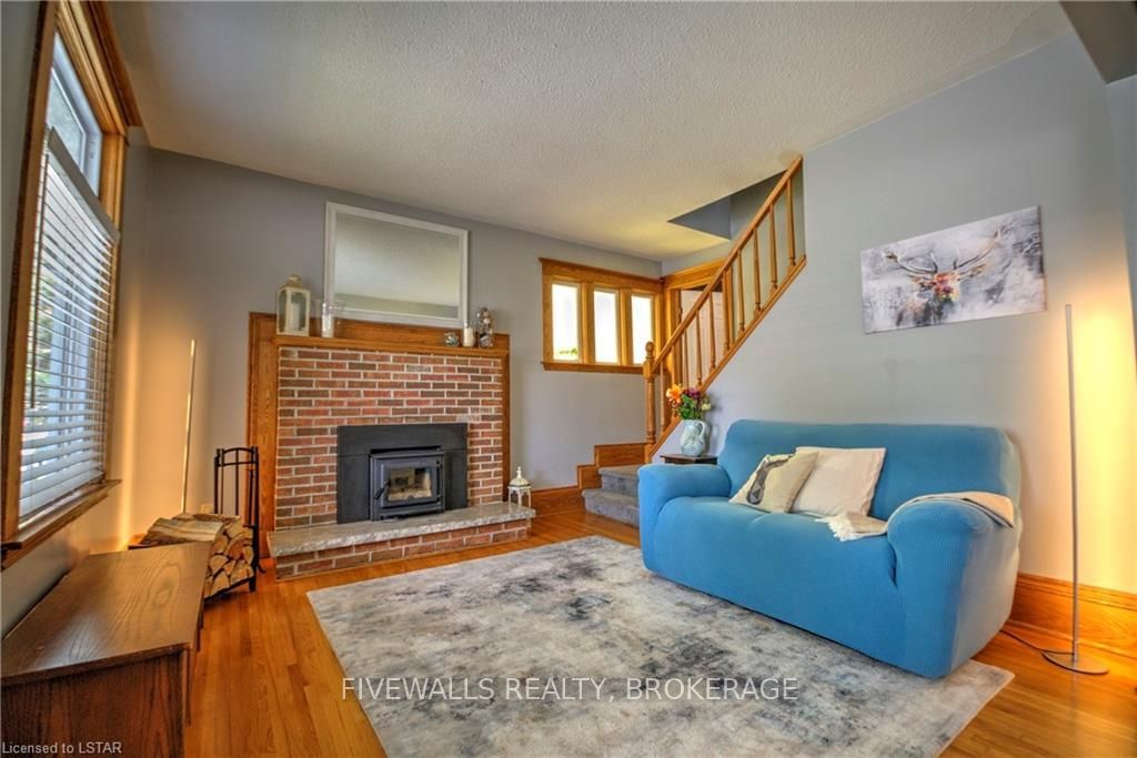 Listing Image 7