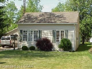 Detached House sold at 481 Gold Street, Warwick, Ontario, N0M 2S0 - Watford - MLS: X7488895