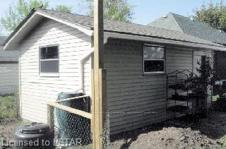 Listing Image 4