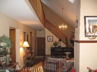 10207 Pinetree Dr, Lambton Shores, N0M 1T0 | Image 3