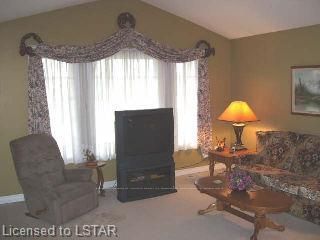24 Sifton Dr, St. Thomas, N5R 6C7 | Image 2