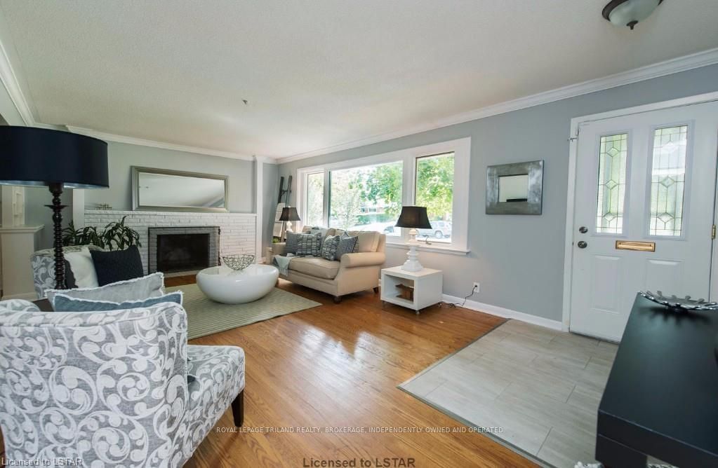 Listing photo 3