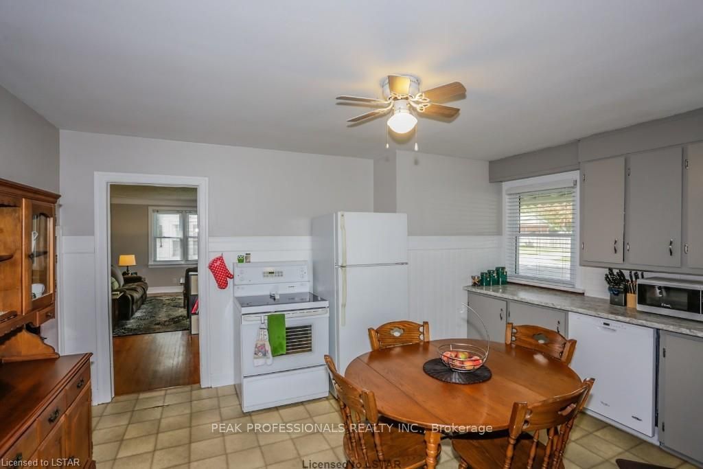 Listing photo 5