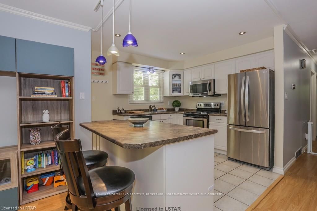 Listing Image 3