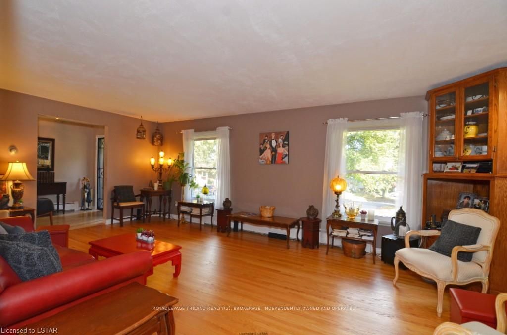 Listing Image 7