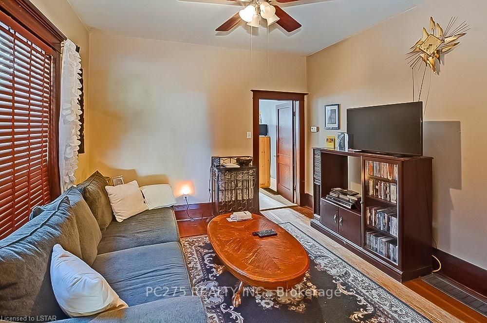 Listing Image 6