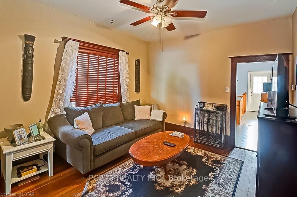 Listing Image 7