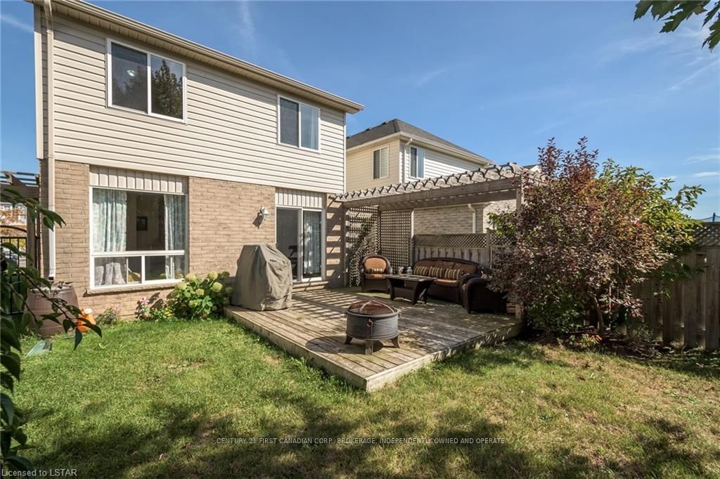 Listing Image 4