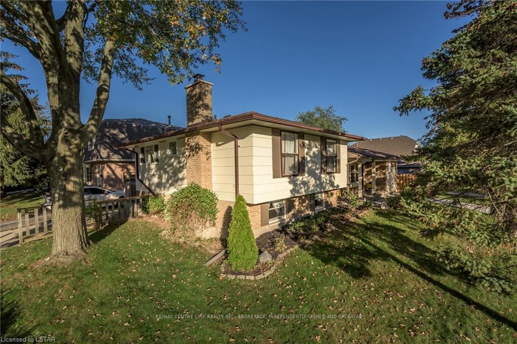 Listing Image 4