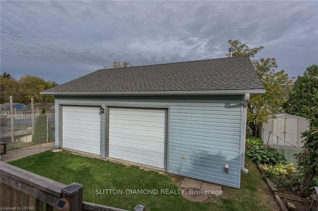 Listing Image 6