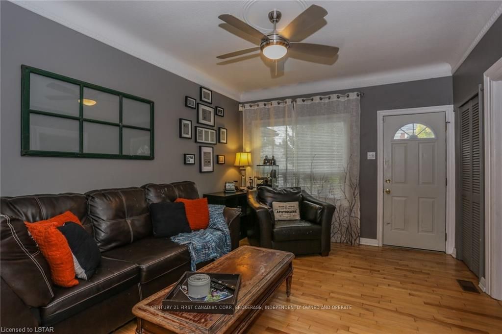 Listing Image 7