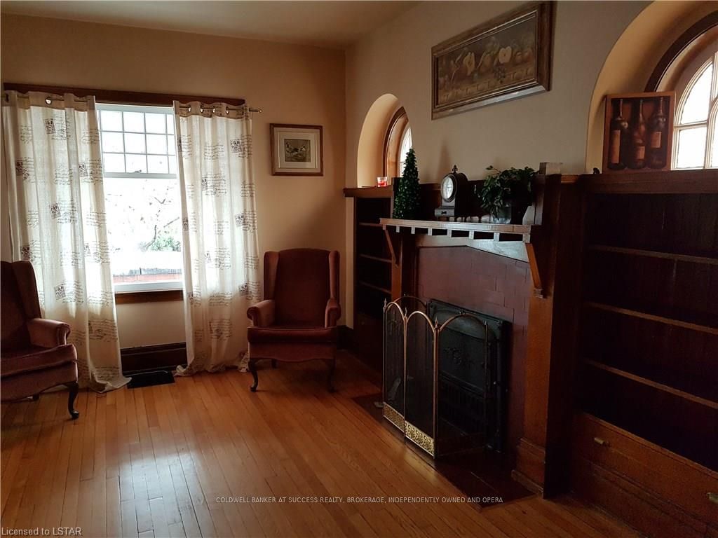Listing Image 7