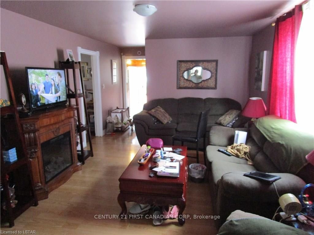 Listing Image 7