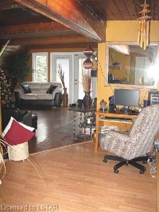 Listing Image 7