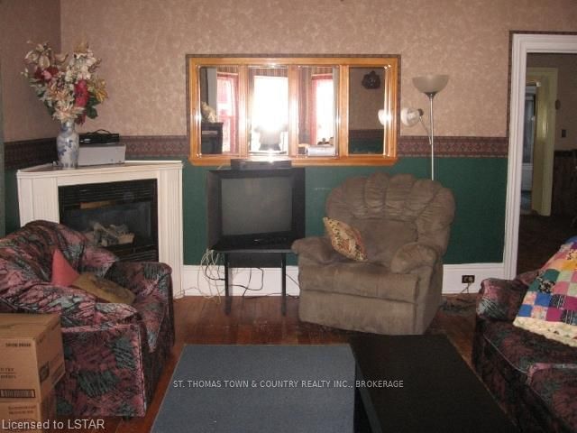 Listing Image 7