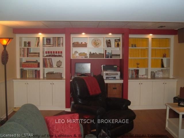 Listing Image 7