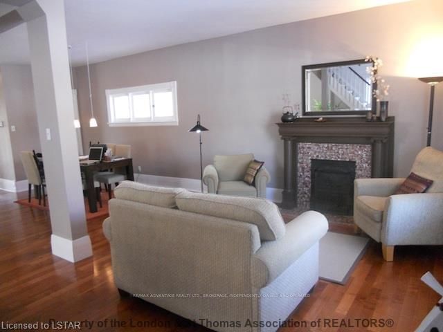 Listing Image 6