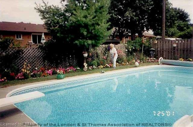 Listing Image 16