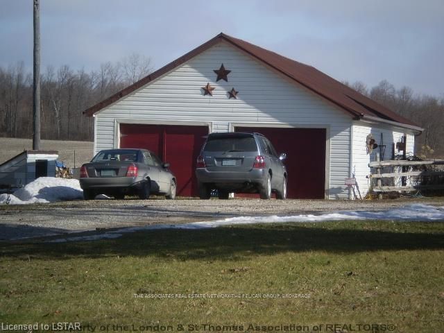 Listing Image 4