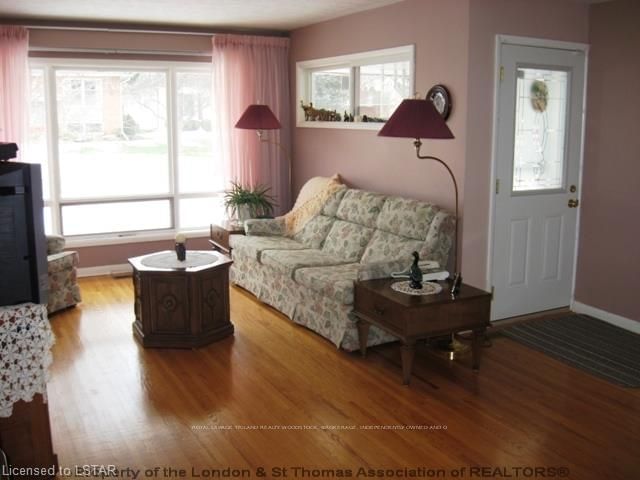 Listing Image 3