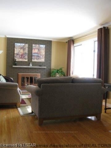 Listing Image 3