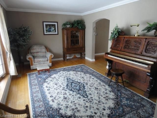 Listing Image 9