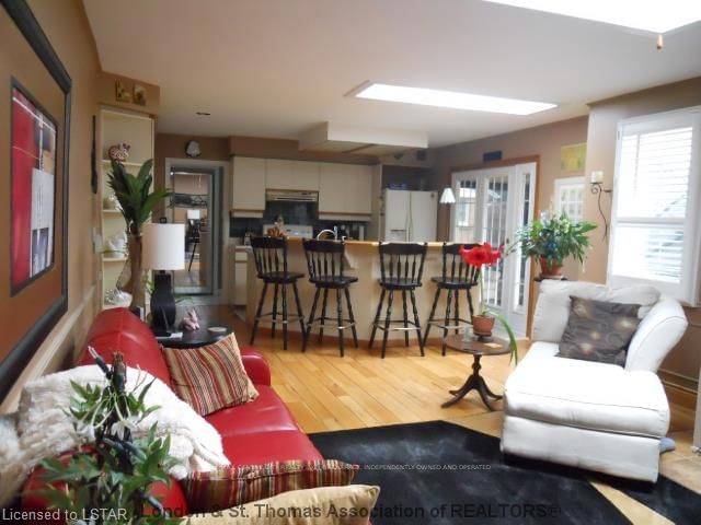 Listing Image 2