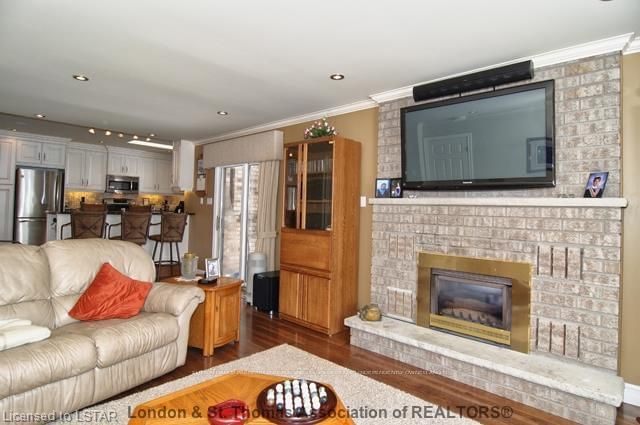 Listing Image 7