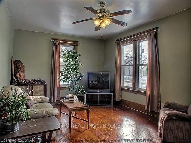Listing Image 7
