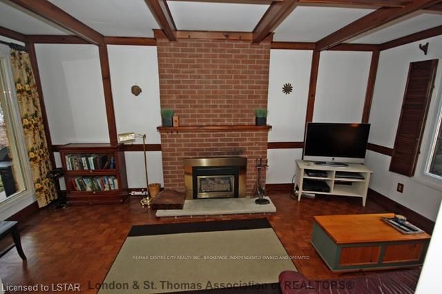 Listing Image 7