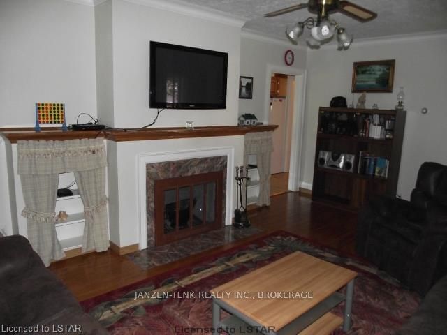 Listing Image 7