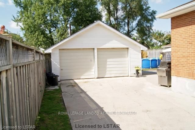 Listing Image 8