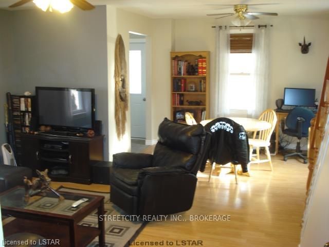 Listing Image 17
