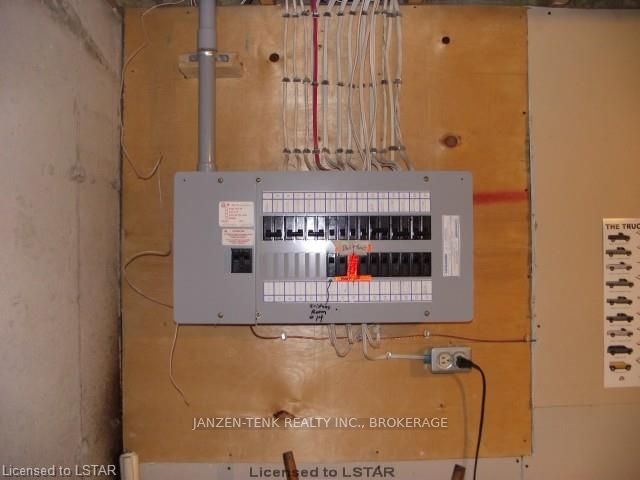Listing Image 10