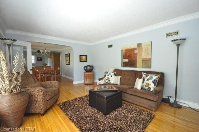 Listing Image 7