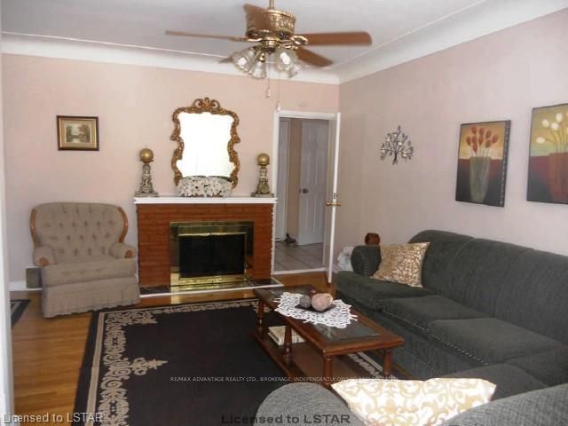 Listing Image 7