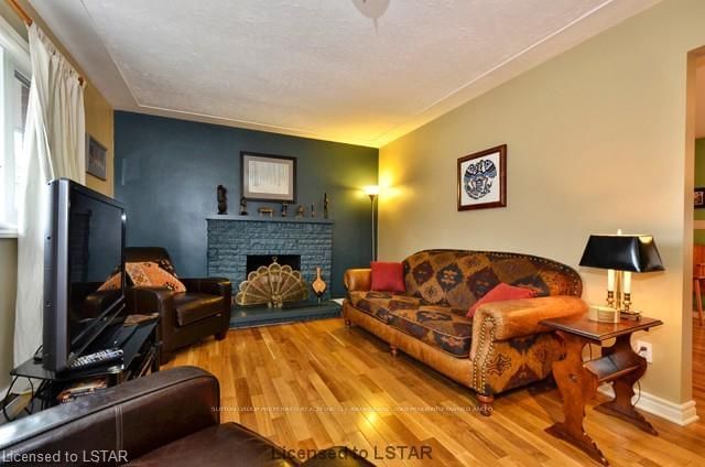 Listing Image 7