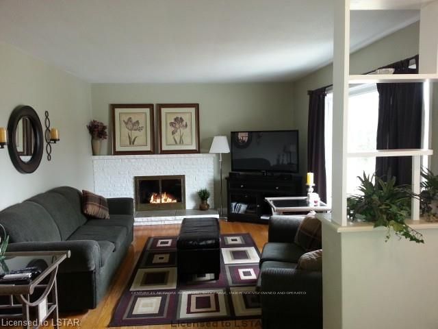 Listing Image 3