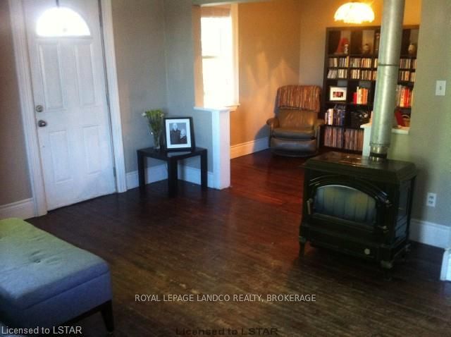 Listing Image 7