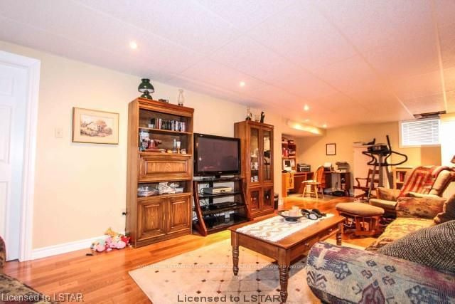 Listing Image 3