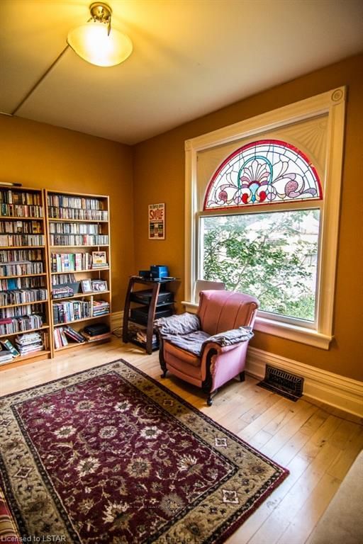 Listing Image 3
